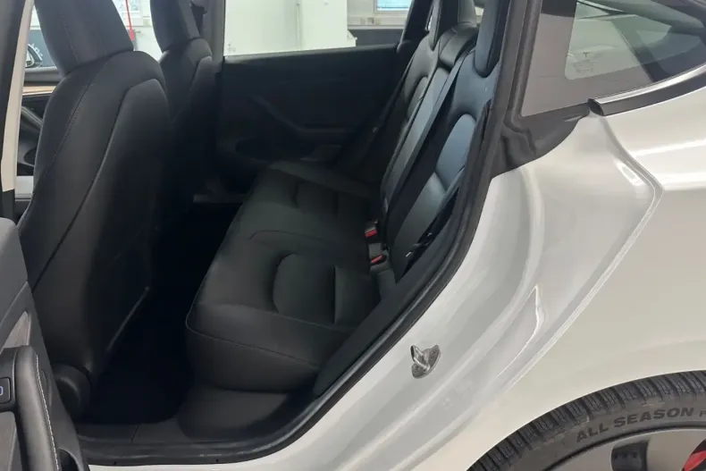 Tesla Model 3 din 2022 cu 29.188 km - oferta TES172796 - foto 9