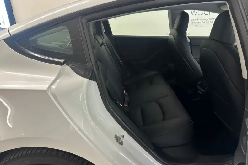 Tesla Model 3 din 2022 cu 29.188 km - oferta TES172796 - foto 10