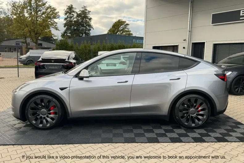 Tesla Model Y din 2023 cu 34.000 km - oferta TES172799 - foto 2
