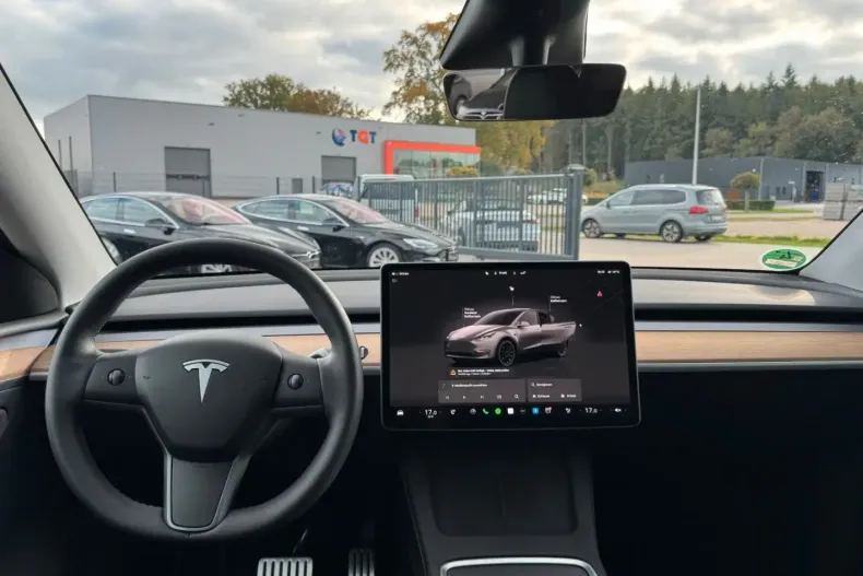 Tesla Model Y din 2023 cu 34.000 km - oferta TES172799 - foto 16