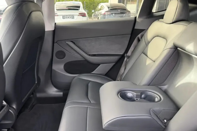 Tesla Model Y din 2023 cu 34.000 km - oferta TES172799 - foto 17