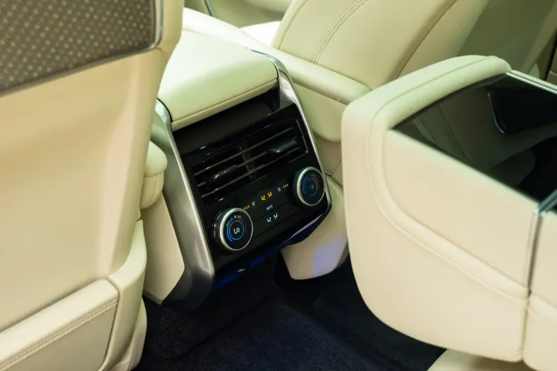 Land Rover Range Rover din 2024 cu 13.819 km - oferta LAN172800 - foto 30