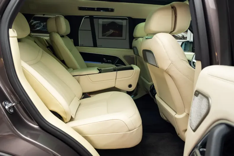 Land Rover Range Rover din 2024 cu 13.819 km - oferta LAN172800 - foto 37