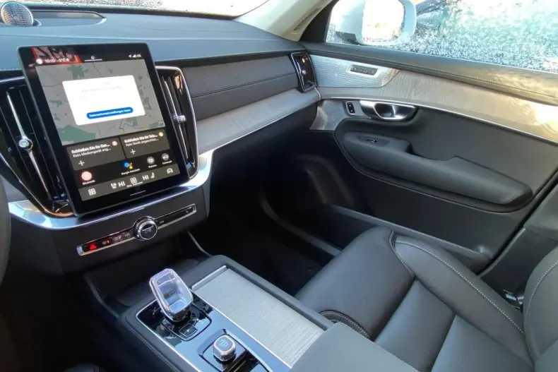 Volvo XC90 din 2025 cu 20.000 km - oferta VOL172802 - foto 9