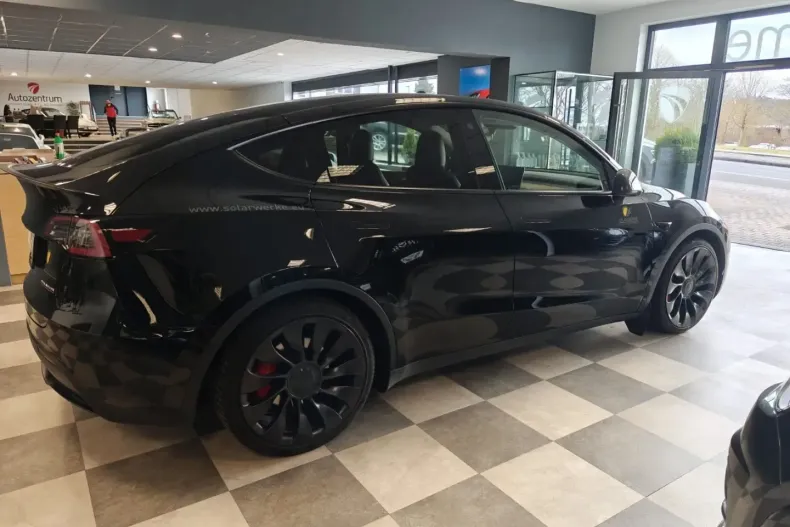 Tesla Model Y din 2022 cu 23.600 km - oferta TES172803 - foto 6