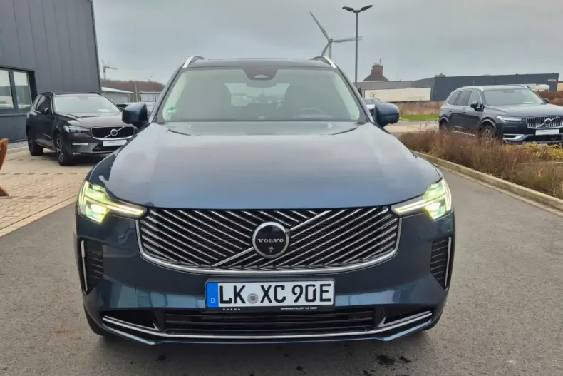 Volvo XC90 din 2025 cu 6.500 km - oferta VOL172804 - foto 2