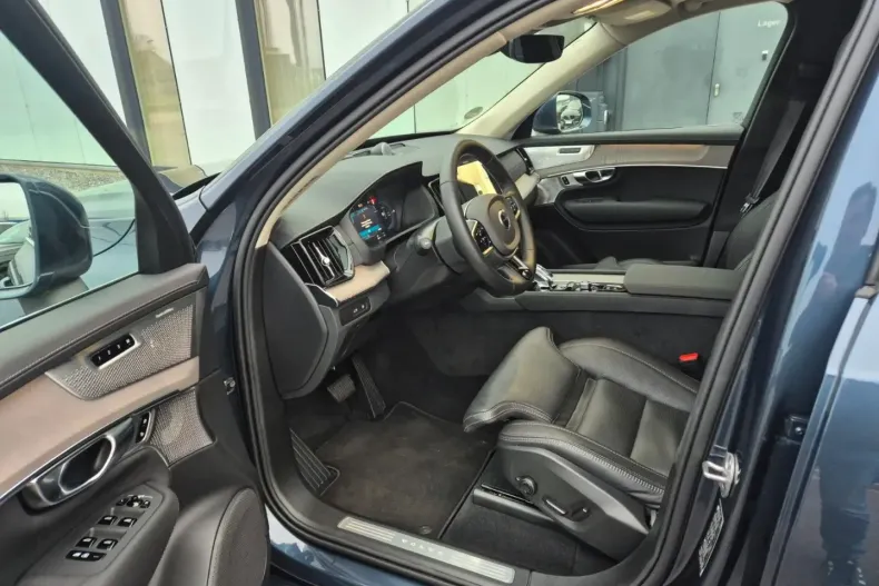 Volvo XC90 din 2025 cu 6.500 km - oferta VOL172804 - foto 8