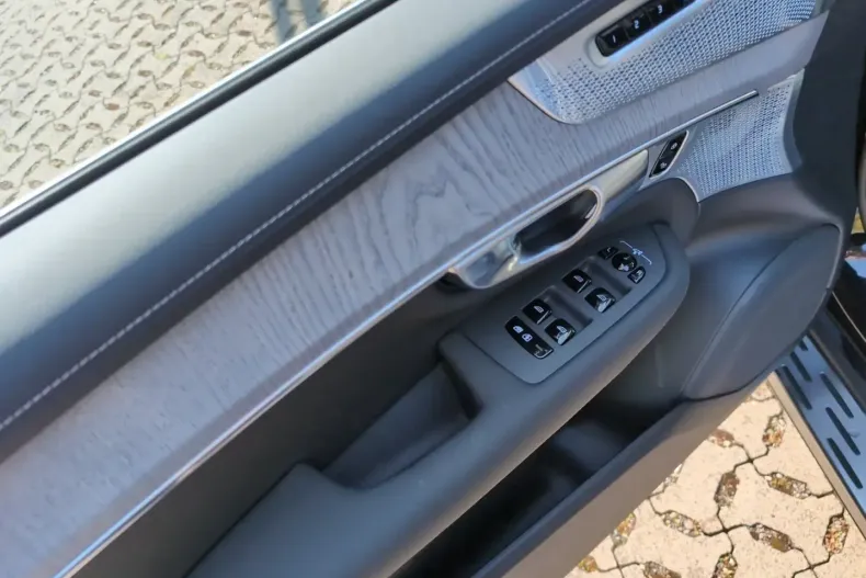 Volvo XC90 din 2025 cu 30.663 km - oferta VOL172805 - foto 15