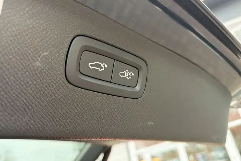 Volvo XC90 din 2025 cu 15.350 km - oferta VOL172806 - foto 23