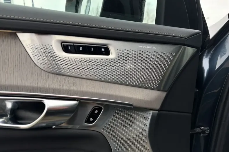 Volvo XC90 din 2025 cu 15.350 km - oferta VOL172806 - foto 25