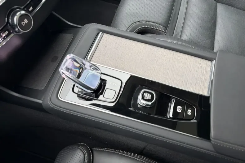 Volvo XC90 din 2025 cu 15.350 km - oferta VOL172806 - foto 29