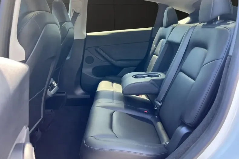 Tesla Model Y din 2023 cu 13.500 km - oferta TES172808 - foto 10