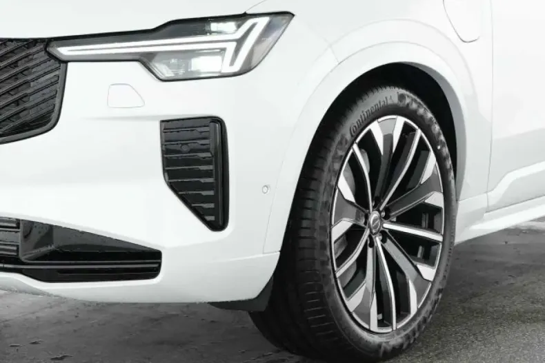 Volvo XC90 din 2025 cu 17.300 km - oferta VOL172811 - foto 2