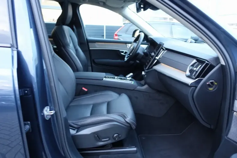 Volvo XC90 din 2025 cu 15.200 km - oferta VOL172812 - foto 10