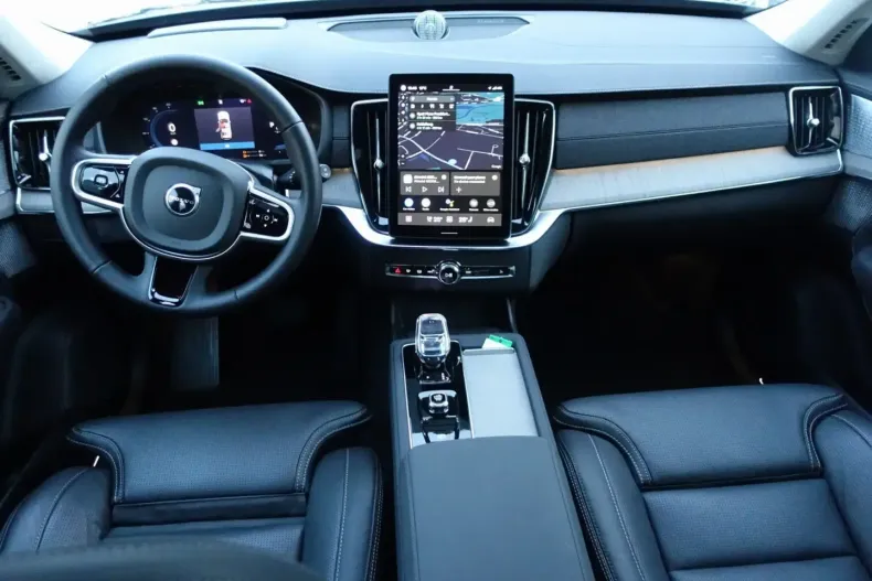 Volvo XC90 din 2025 cu 15.200 km - oferta VOL172812 - foto 12