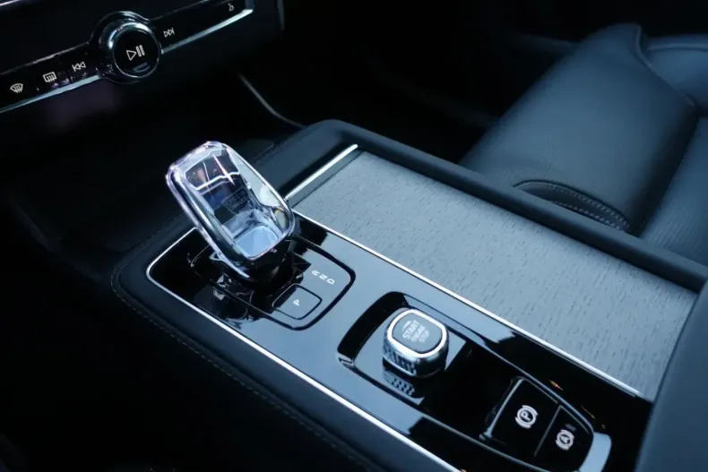 Volvo XC90 din 2025 cu 15.200 km - oferta VOL172812 - foto 15