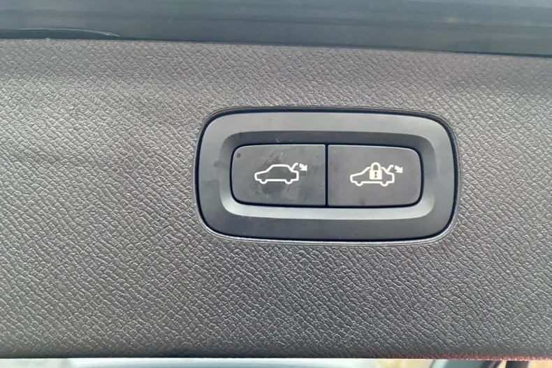 Volvo XC90 din 2025 cu 23.849 km - oferta VOL172814 - foto 24