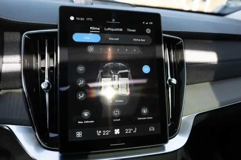 Volvo XC90 din 2025 cu 7.406 km - oferta VOL172815 - foto 13