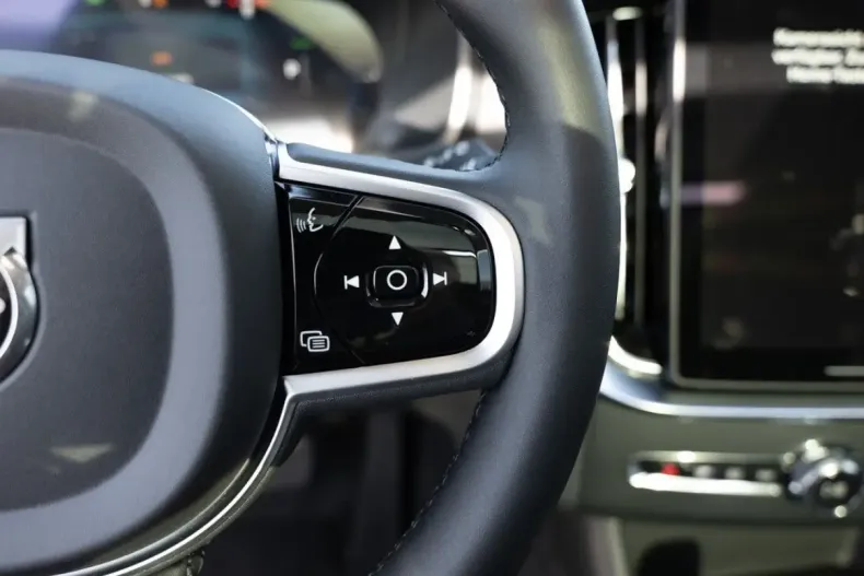 Volvo XC90 din 2025 cu 7.406 km - oferta VOL172815 - foto 15