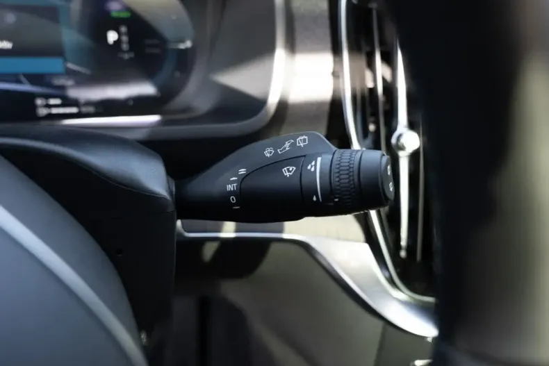 Volvo XC90 din 2025 cu 7.406 km - oferta VOL172815 - foto 17