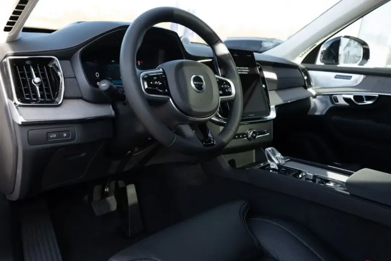 Volvo XC90 din 2025 cu 7.406 km - oferta VOL172815 - foto 19