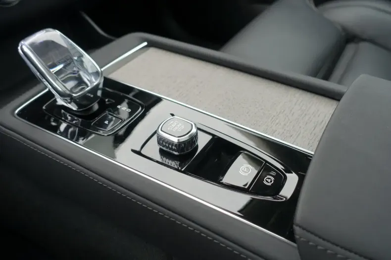 Volvo XC90 din 2025 cu 19.800 km - oferta VOL172816 - foto 14