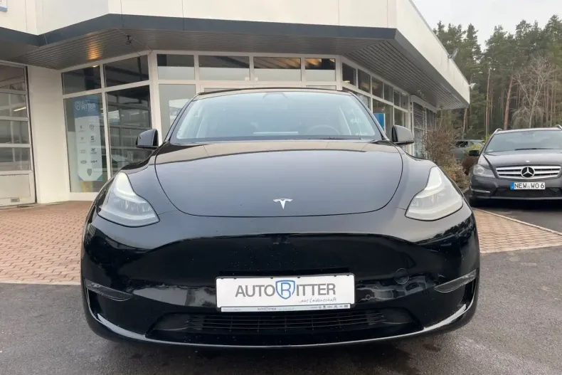 Tesla Model Y din 2022 cu 43.200 km - oferta TES172817 - foto 1