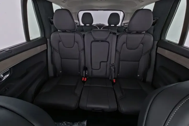 Volvo XC90 din 2025 cu 25.438 km - oferta VOL172821 - foto 7