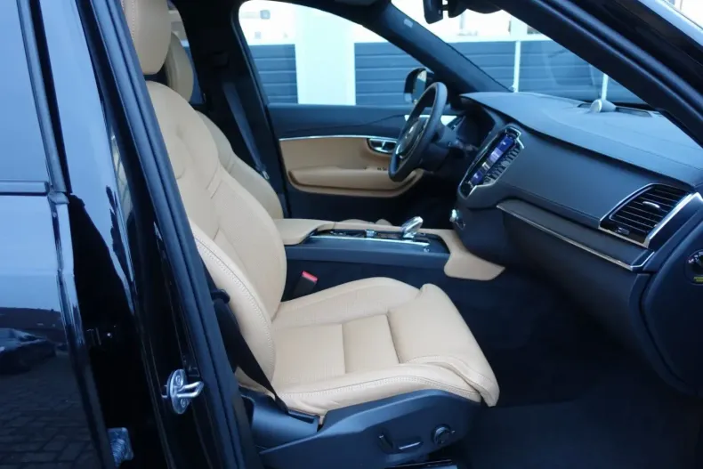 Volvo XC90 din 2024 cu 13.204 km - oferta VOL172824 - foto 10