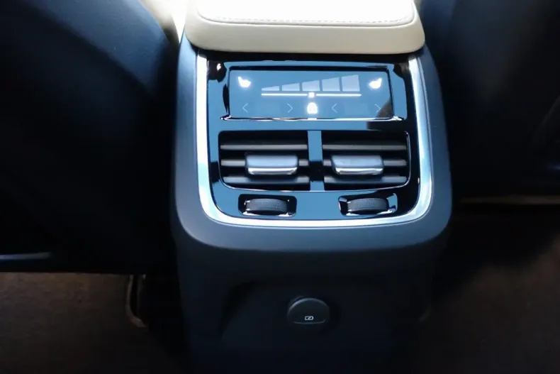 Volvo XC90 din 2024 cu 13.204 km - oferta VOL172824 - foto 20