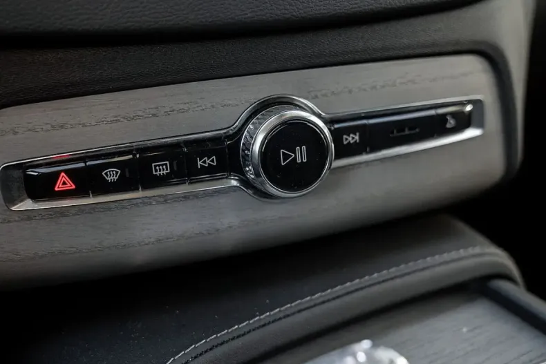 Volvo XC90 din 2024 cu 32.257 km - oferta VOL172826 - foto 16