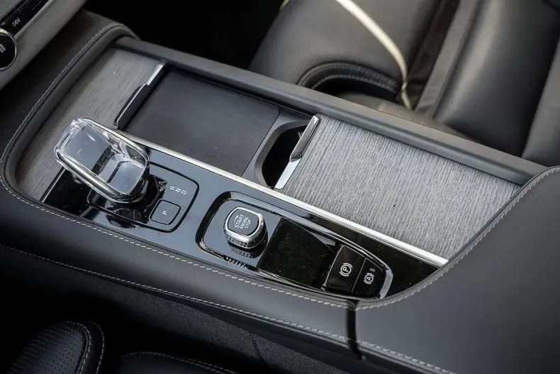 Volvo XC90 din 2024 cu 32.257 km - oferta VOL172826 - foto 17