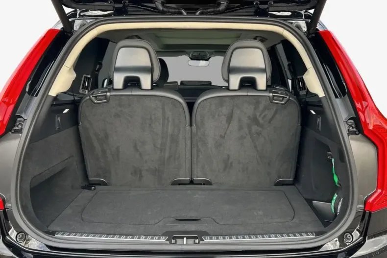 Volvo XC90 din 2023 cu 41.536 km - oferta VOL172829 - foto 4