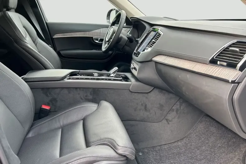 Volvo XC90 din 2023 cu 41.536 km - oferta VOL172829 - foto 8