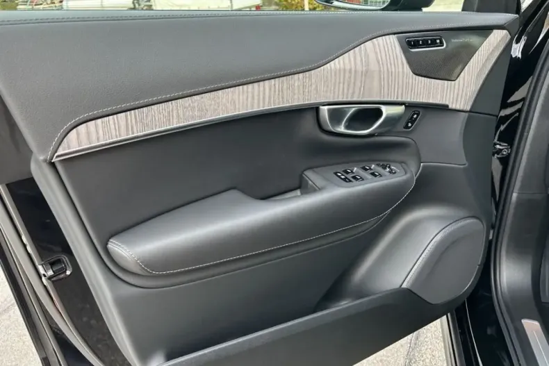 Volvo XC90 din 2023 cu 41.536 km - oferta VOL172829 - foto 11