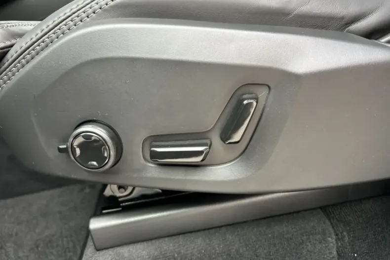 Volvo XC90 din 2023 cu 41.536 km - oferta VOL172829 - foto 17