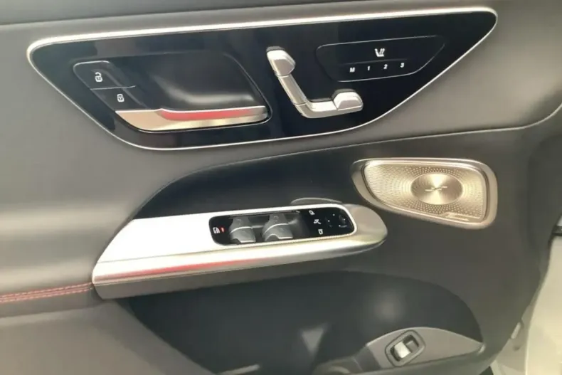 Mercedes-Benz GLC 43 AMG din 2025 cu 9.370 km - oferta MER172832 - foto 9