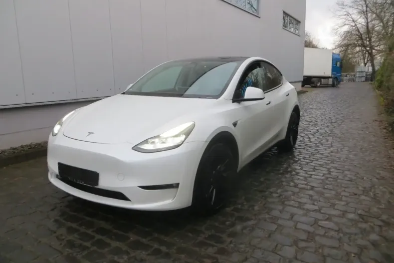 Tesla Model Y din 2024 cu 56.710 km - oferta TES172843 - foto 1