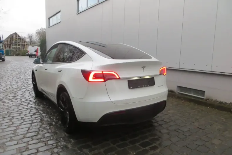 Tesla Model Y din 2024 cu 56.710 km - oferta TES172843 - foto 4