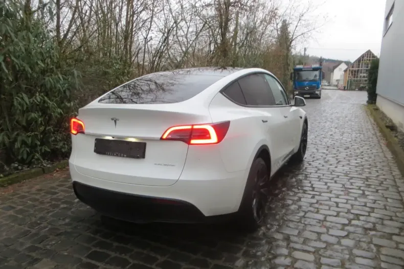 Tesla Model Y din 2024 cu 56.710 km - oferta TES172843 - foto 6