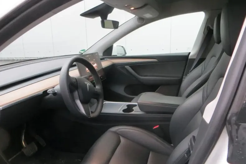 Tesla Model Y din 2024 cu 56.710 km - oferta TES172843 - foto 8