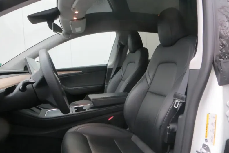 Tesla Model Y din 2024 cu 56.710 km - oferta TES172843 - foto 9