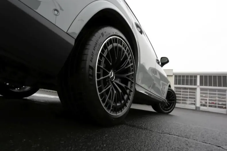 Mercedes-Benz GLC 43 AMG din 2025 cu 7.900 km - oferta MER172845 - foto 6