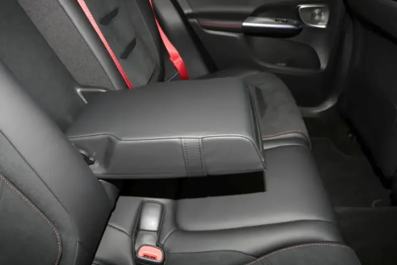 Mercedes-Benz GLC 43 AMG din 2025 cu 7.900 km - oferta MER172845 - foto 10