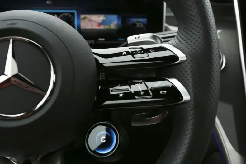 Mercedes-Benz GLC 43 AMG din 2025 cu 7.900 km - oferta MER172845 - foto 17