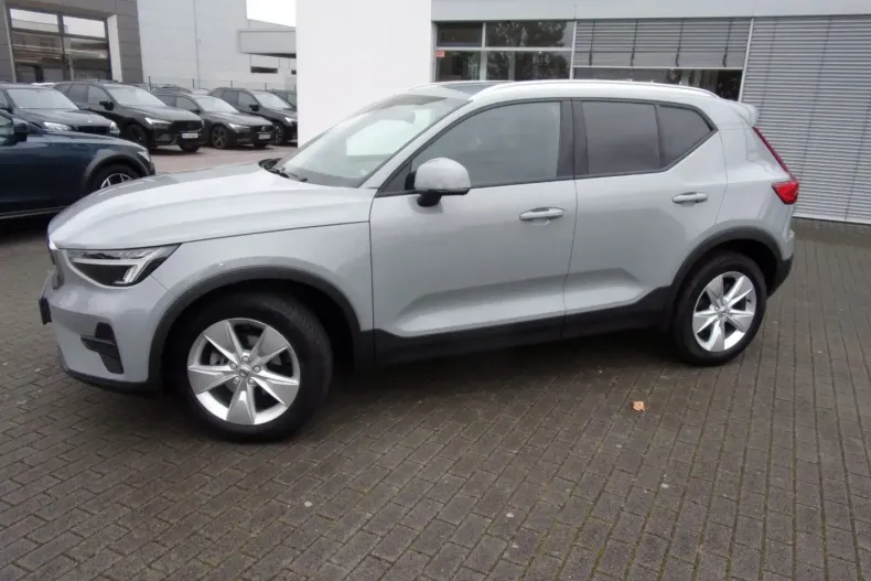 Volvo XC40 din 2023 cu 26.100 km - oferta VOL172849 - foto 1