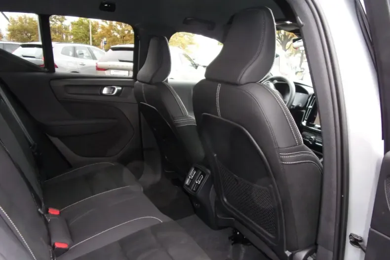 Volvo XC40 din 2023 cu 26.100 km - oferta VOL172849 - foto 10