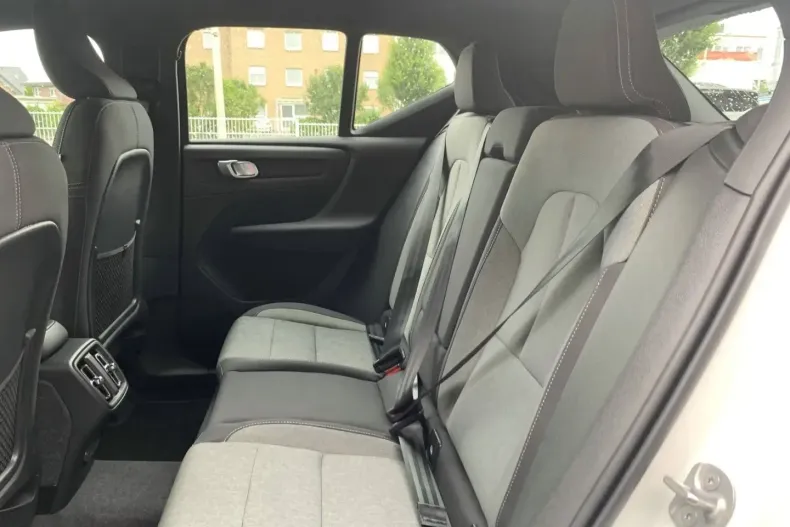 Volvo XC40 din 2023 cu 17.397 km - oferta VOL172851 - foto 10