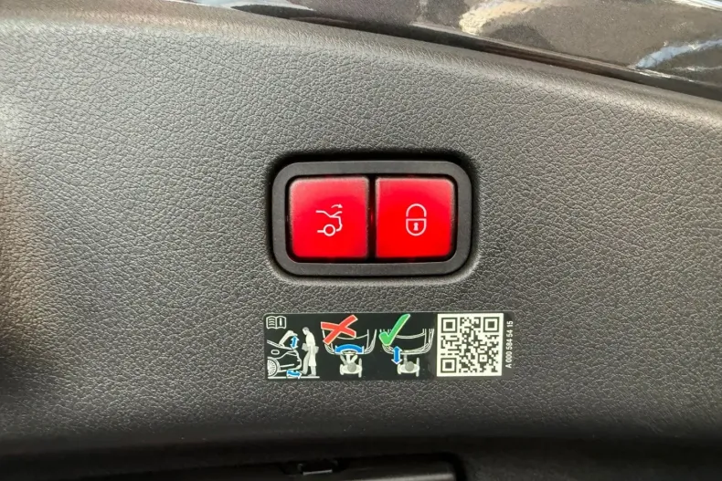 Mercedes-Benz CLE 300 din 2024 cu 6.721 km - oferta MER172852 - foto 16