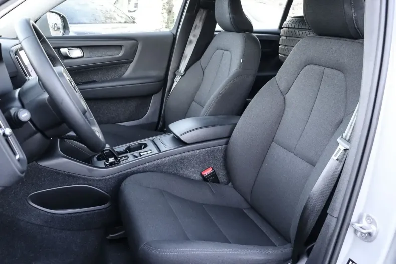 Volvo XC40 din 2023 cu 47.550 km - oferta VOL172853 - foto 6